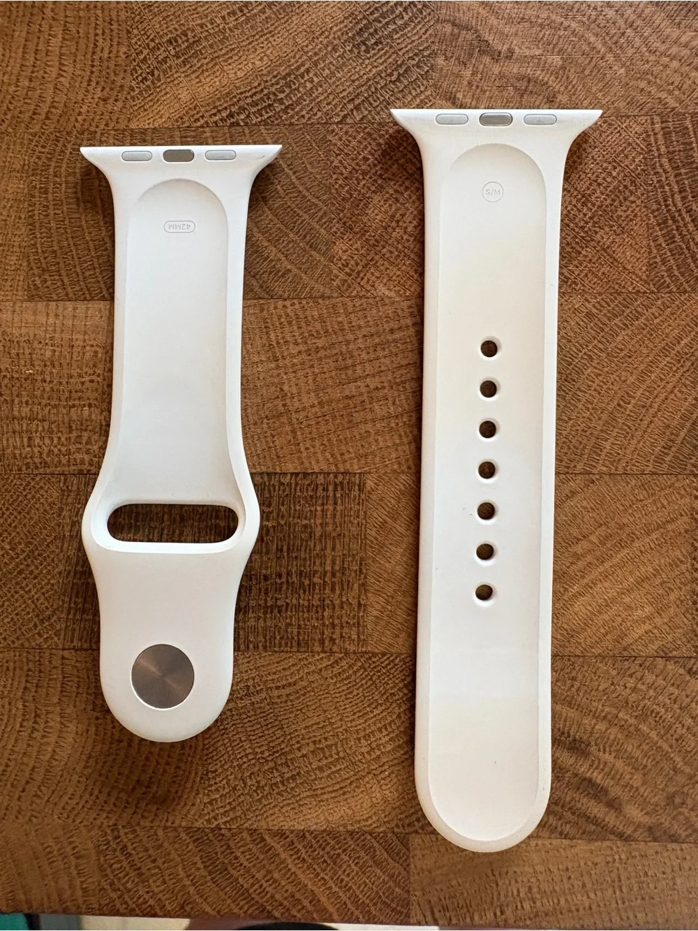 Apple Silicone Sport Band for Apple Watch in Starlight